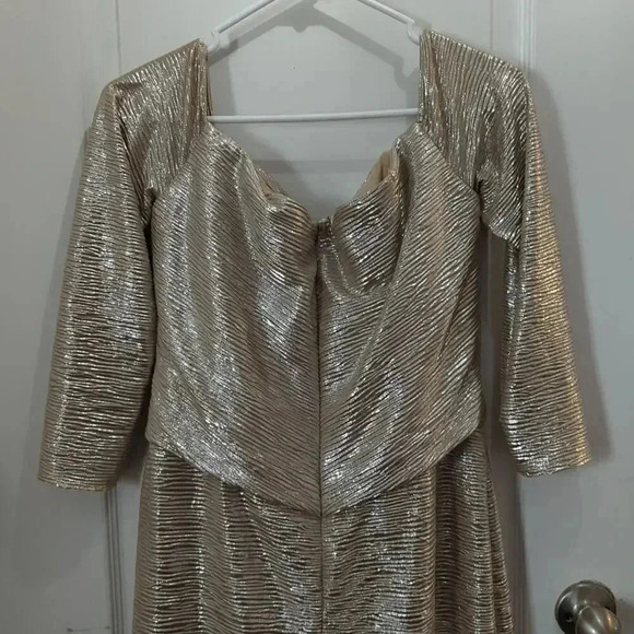 Rene by Rene Ruiz 3/4 Sleeve Draped Cocktail Dress in Champagne Metallic - Picture 5 of 11